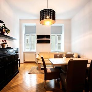 3-Bedroom Apartment in Central Vienna